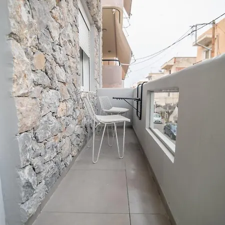 Apartment 58 - 5' To *