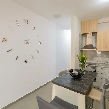 Apartment 58 - 5' To