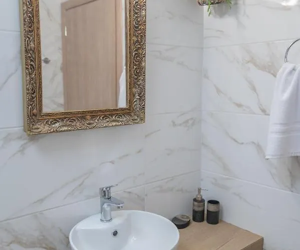 58 - 5' To Apartament *